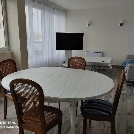 아파트 Au Repos Des Baigneurs, Rez-de-chaussee, Wifi 르트레포르